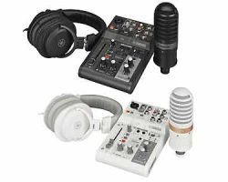 Yamaha AG03MK2-LSPK Live Streaming Mixer Studio Pack